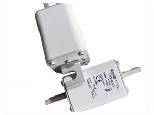 1 Stück, 170M6413 Sicherungsschutz - Bild 1 von 1