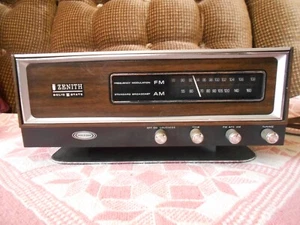Zenith Solid State Am Fm Circle of Sound Radio K421W - Picture 1 of 7