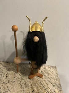 "Figura vikinga danesa de madera club y escudo vintage Dinamarca barba completa Gonk 11""" - Imagen 1 de 10
