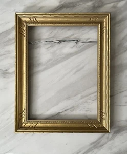 "Marco de fotos tallado en madera dorada ornamentado vintage se adapta a 9""x12""" - Imagen 1 de 7