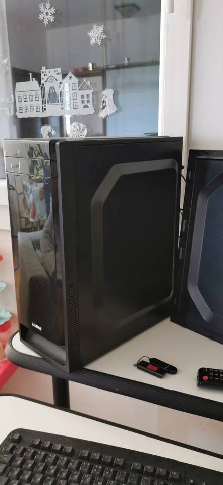 PC Desktop - Immagine 1 di 3