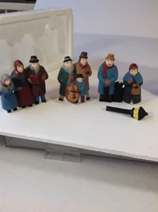 DEPT 56 DICKEN'S CAROLERS DICKENS HERITAGE VILLAGE 6526-9 Lamppost Needs Glued - Picture 1 of 6