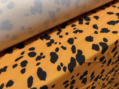 Tela crepé satinada impresa, por metro - estampado dálmata - miel y negro Foto 1 de 3