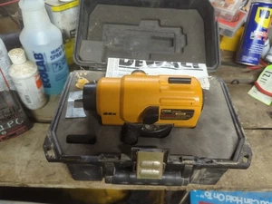 DEWALT DW096 Magnification Automatic Optical Level - Picture 1 of 5