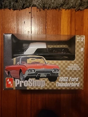 AMT PRO SHOP 1962 FORD THUNDERBIRD 1/25 PREPAINTED PLASTIC MODEL KIT TBIRD VHTF - Image 1 of 3