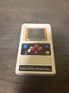 MATTEL CLASSIC Basketball Electronic Handheld Travel Game 2003 Tested Sound - Picture 1 of 3