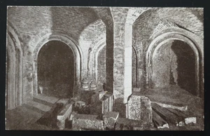 Vintage Gale & Polden Postcard Basement of Wakefield Tower Tower of London - Foto 1 di 2