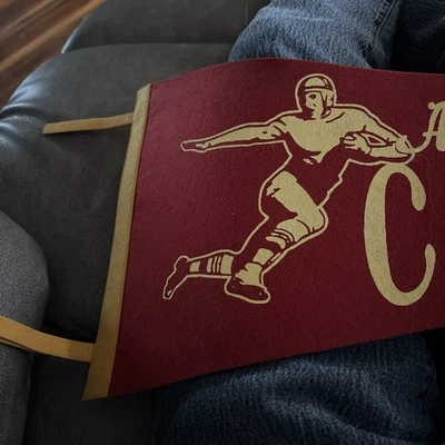 VINTAGE GALHARDETE ALL STAR CLÁSSICO FUTEBOL HEISMAN POSE ESTADO PERFEITO DÉCADA DE 1950? - Imagem 1 de 4