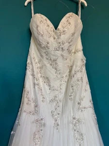 Alfred Angelo fit and flare wedding dress size 18 never worn. - Picture 1 of 14