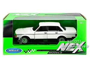 VOLVO 240 GL WHITE 1/24 DIECAST MODEL CAR BY WELLY 24102WH - Picture 1 of 1