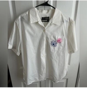 Kurzwaren Vintage 90er weiß Knopfleiste Blumenstickerei Damengröße 16 - Bild 1 von 4