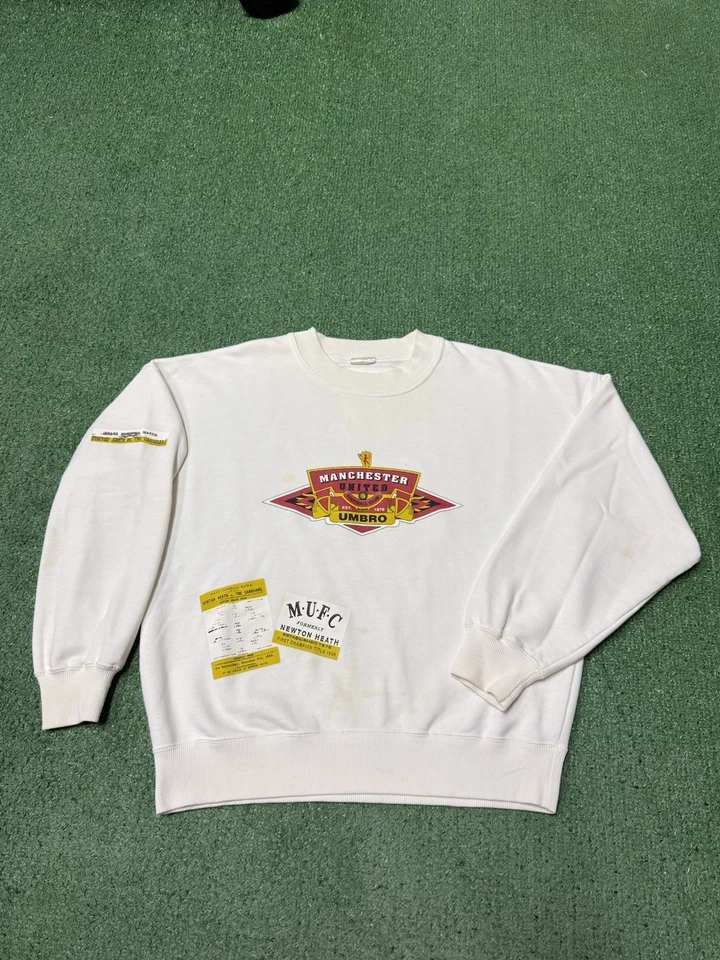 Vintage Manchester United Umbro Football Sweatshirt Size Medium White VTG MARKED - Image 1 of 4