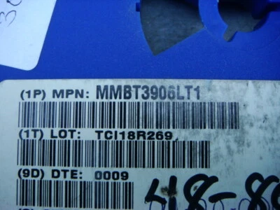 ONE 7" Reel 3000 pcs MMBT3906LT1 40V/200mA PNP Transistors - New and Unused - Image 1 of 4