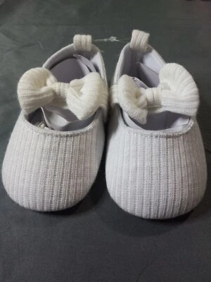 Knitted Infant Mary Jane Shoes Size 12-18 Months - Image 1 of 2