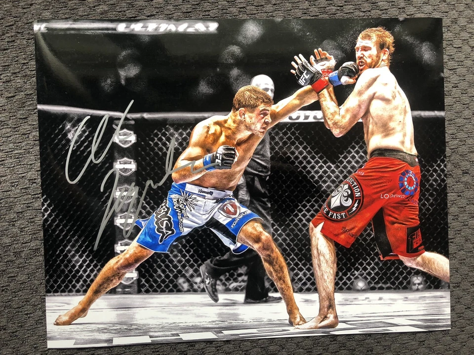 Al Iaquinta 11x14 Metallic Champ Autograph Signed Glove Ufc MMA Legend - Image 1 of 1