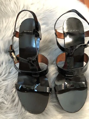 Sandalias de plataforma de tacón alto de charol negro Givenchy talla 39 9 Foto 1 de 4