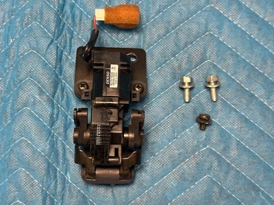 Toyota Land Cruiser LX470 Quarter Window Glass Motor RH or LH 1998-2007 OEM - Image 1 of 4