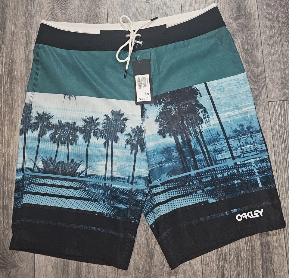 Oakley California Boardshorts 21” Palm Trees Fathom Mens Purple Blue Black 32