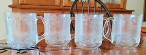 Vintage 4er Set Duralex Versailles Milchglas Weihnachtsglocken Becher Tassen 11,5 Unzen - Bild 1 von 8
