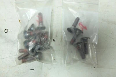 03 parafusos de montagem em disco rotor de freio dianteiro e traseiro Kawasaki ZR 7 750 ZR7 S ZR750 - Imagem 1 de 3