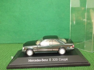 1:43 Mercedes-Benz E320 Coupé W124 malachitgrünmetallic 1995 Herpa 070119 - Bild 1 von 12