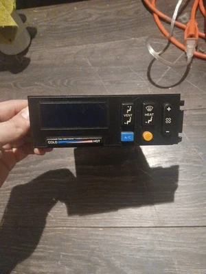 1988-1994 Chevy Silverado GMC C/K 1500 2500 Climate Control Panel P/N: 16177075 - Image 1 of 4