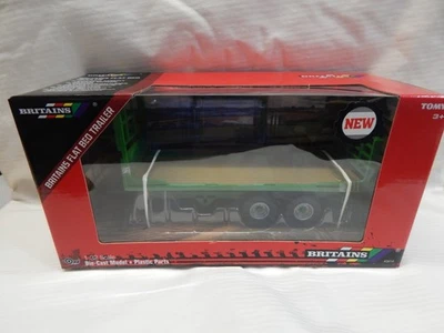 BRITAINS FLAT BED TWIN  AXLE TRAILER 43414 BNIB 1:32 - Image 1 of 4
