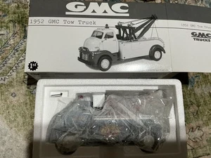 First Gear 1952 GMC Tow Truck Tonka Wrecker 1:34 Scale Diecast #19-2348 - Picture 1 of 3