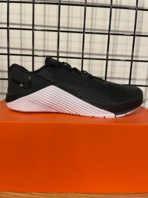 Tênis de corrida Nike Metcon 5 Crossfit Training A02982-010 feminino tamanho 9.5 - Imagem 1 de 4