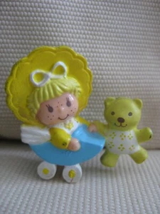 STRAWBERRY SHORTCAKE: GALLETA DE MANTEQUILLA CON FIGURA PERFUMADA DE OSO DE GELATINA DE COLECCIÓN 1982  - Imagen 1 de 8
