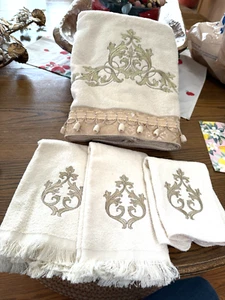Vintage Tan & Cream Tasseled AVANTI Bath Towel Finger Towels & WashCloth - Picture 1 of 2