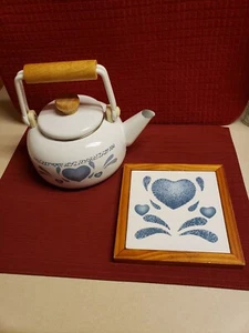 Vintage 80's Jay White Enamel Tea Kettle With Trivet Blue Hearts - Picture 1 of 5