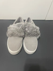 $225 Michael Kors Maven Pearl Grey Rabbit Fur and Suede Sneaker Size 8.5M - Picture 1 of 8