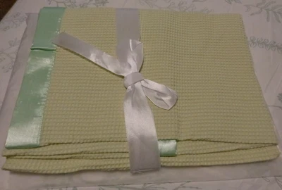 Новое тепловое вафельное детское одеяло Toysdone с атласной нейлоновой отделкой мятно-зеленое 36x50 - Изображение 1 из 4