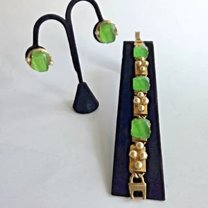 Bracciale e orecchini vintage non firmati verde traslucido lucite? Pietre perle finte - Foto 1 di 16