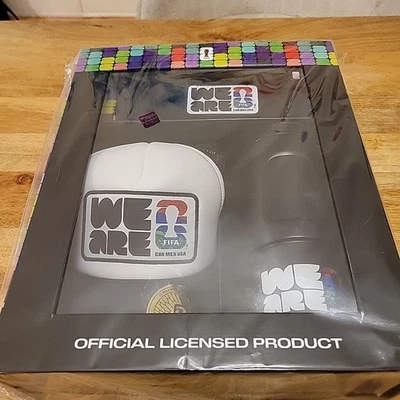 Gorra gorro Copa Mundial de la FIFA 2026 20 OZ botella de agua (juego de regalo de 3 piezas)  Foto 1 de 4