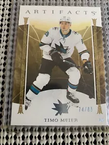 2022-2023 Upper Deck Artifacts #116 Timo Meier - Variazione Legno - Squali 74/85 - Foto 1 di 1