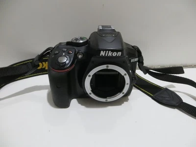 Cámara digital Nikon D5300 24,2 MP (solo cuerpo) - (error de obturador) Foto 1 de 4