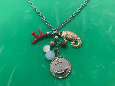 COLLAR BRIGHTON BAJO EL MAR CHARM Foto 1 de 3