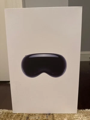 Apple Vision Pro 512GB, 30W - Image 1 of 4