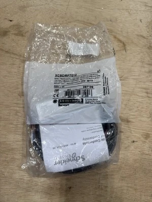 Telemecanique Sensors Xcsdmp7012 1Nc/2No Magnetically Actuated Safety Interlock - Image 1 of 2