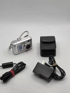 Vivitar Vivicam 8400 8.0MP Compacto Cámara Digital Estuche-Tarjeta SD Plateado Probado - Imagen 1 de 18