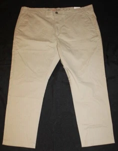 Neu St. John's Bay Temp Flex khakifarbene Herrenhose Größe 50 x 30 - Bild 1 von 2