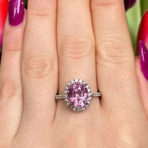 Anillo de compromiso de oro blanco de 14 k corte ovalado de diamantes espinela rosa 4,60 quilates cultivado en laboratorio - Imagen 1 de 10
