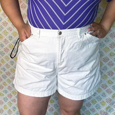 VINTAGE 90s PLUS SIZE WHITE DENIM MOM SHORTS SIZE 22W - Image 1 of 4