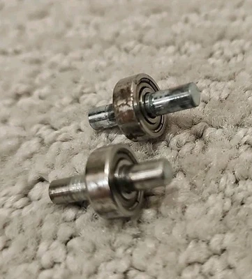 Dyson UP13 UP20 UP30 DC41 DC65 DC66 METAL PEQUEÑO MINI RODILLO DE BOLA RUEDAS OEM Foto 1 de 3