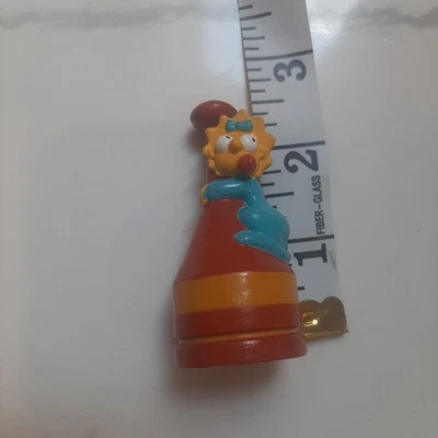 Juego de Ajedrez Los Simpson 2001 Pieza de Repuesto Peón Rojo Maggie Foto 1 de 2