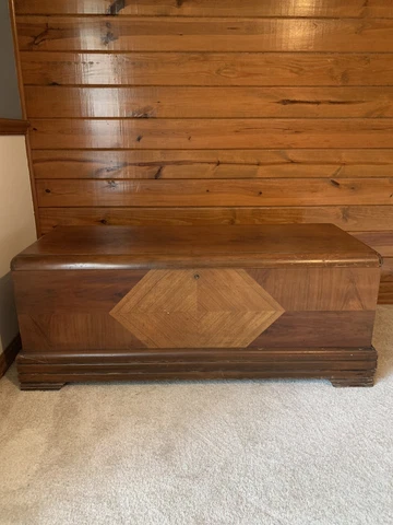 Vintage Cedar Hope Chest Ed Roos Company - Circa 1930s - 1940s - Model 8330 Cover