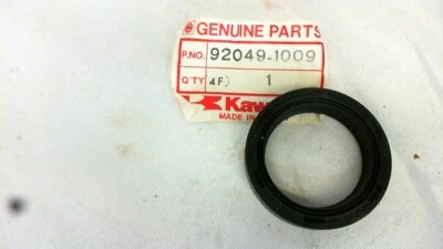 SELLO DE ACEITE DE HORQUILLA KAWASAKI KX125 KDX175 KX400 H2 Z1 H1 KZ1000 KZ900 OEM 92049-1009 Foto 1 de 4