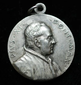 Medal "Holy Year" Pius XI 1933-1934 Vatican - Picture 1 of 2